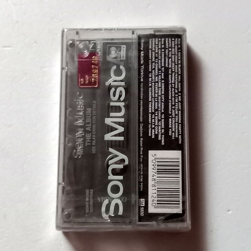 VARIOUS ARTISTS - MEN IN BLACK THE ALBUM (OST) - WILL SMITH, SNOOP DOGGY DOGG, ALICIA KEYS, THE ROOTS... (1997) - KASET SIFIR