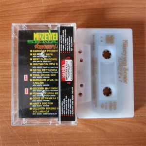 MÜZEYYEN SENAR KONSERİ 1 / BİLMEMKİ SEFA - KASET 2.EL