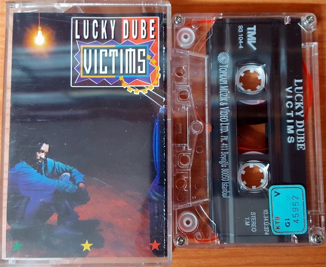 LUCKY DUBE - VICTIMS (1993) TOPKAPI CASSETTE MADE IN TURKEY ''USED''