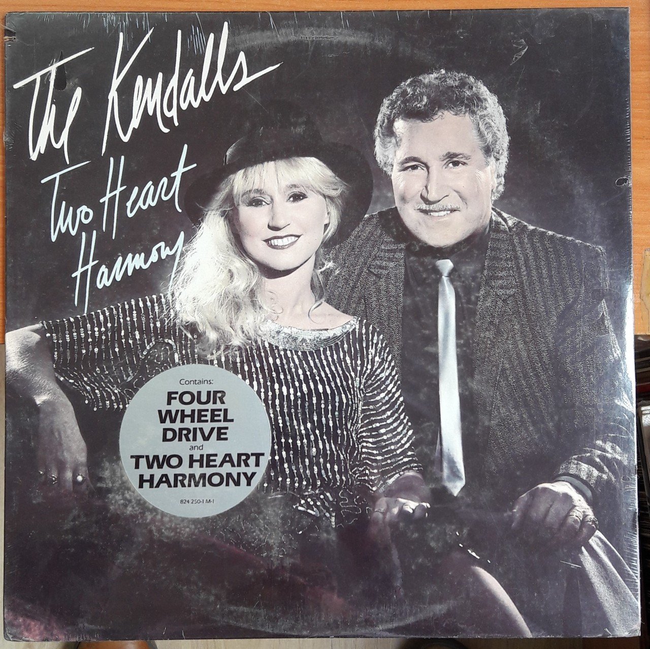 THE KENDALLS - TWO HEART HARMONY (1985) - DÖNEM BASKISI PLAK SIFIR