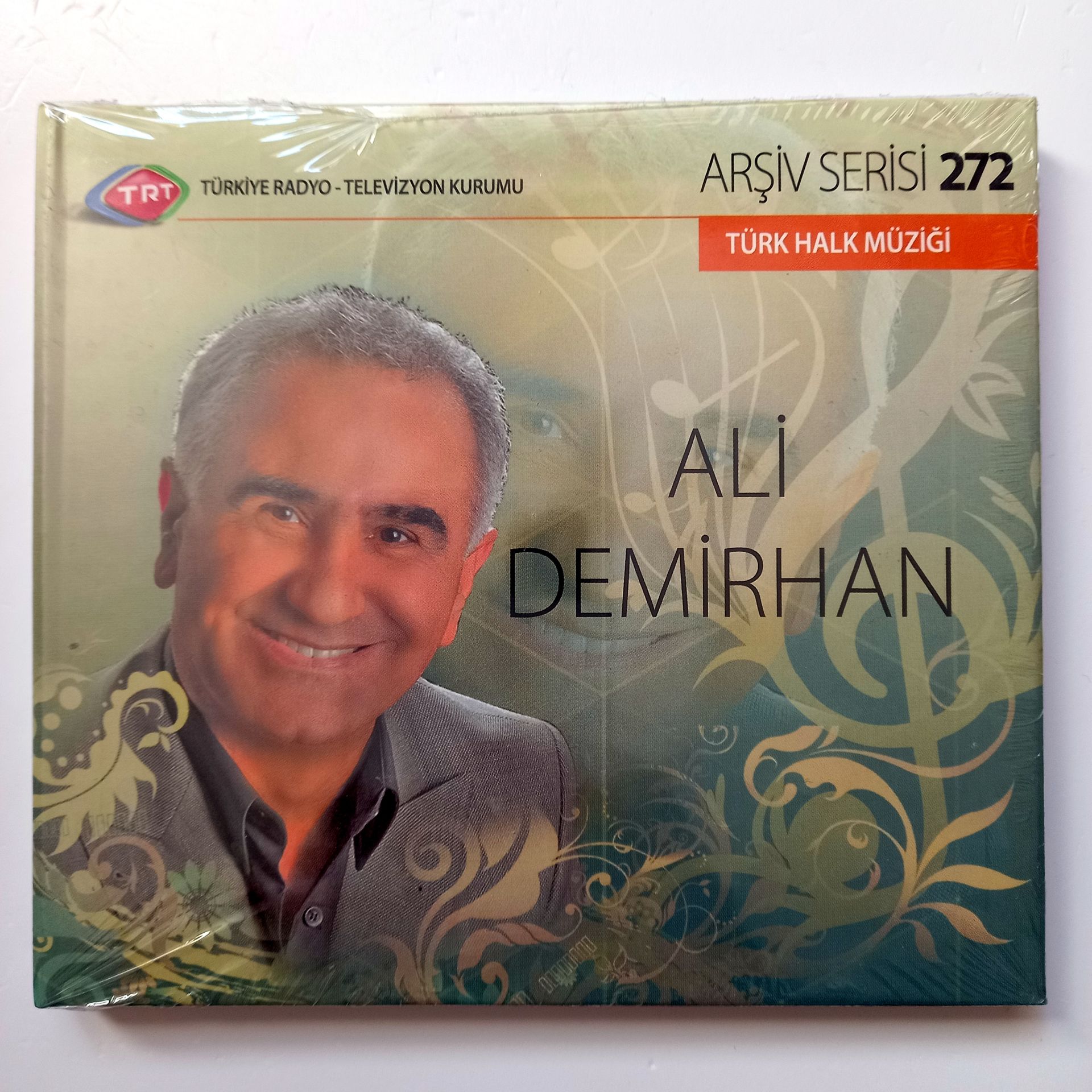 ALİ DEMİRHAN / TÜRK HALK MÜZİĞİ / TRT ARŞİV SERİSİ 272 - CD SIFIR