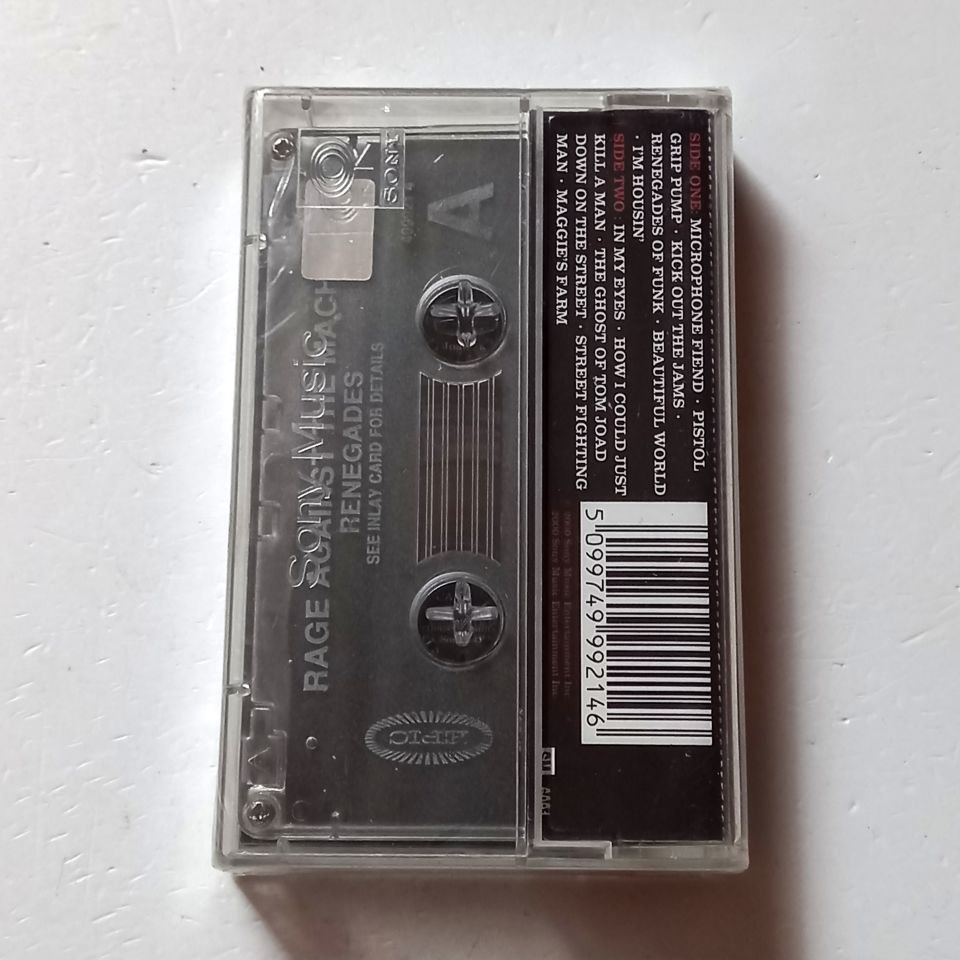RAGE AGAINST THE MACHINE - RENEGADES (2000) - KASET SIFIR