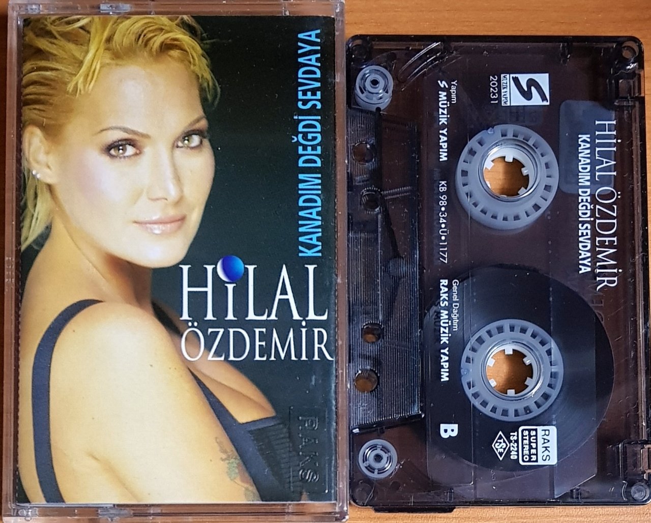 HİLAL ÖZDEMİR - KANADIM DEĞDİ SEVDAYA (1998) S MÜZİK KASET 2.EL