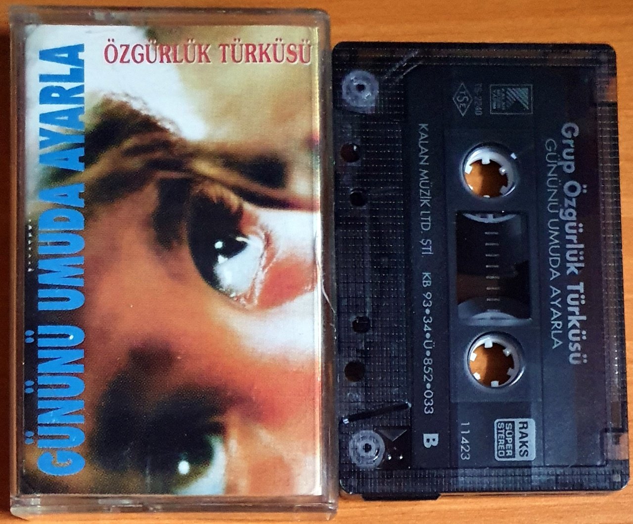 ÖZGÜRLÜK TÜRKÜSÜ - GÜNÜNÜ UMUDA AYARLA (1993) - KASET 2.EL