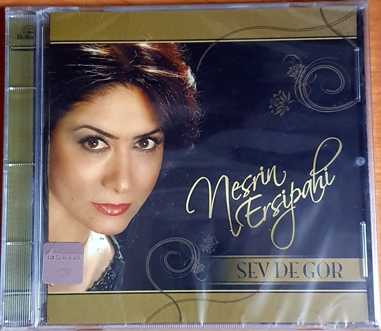 NESRİN ERSİPAHİ - SEV DE GÖR (2011) - CD TÜRK SANAT MÜZİĞİ SIFIR