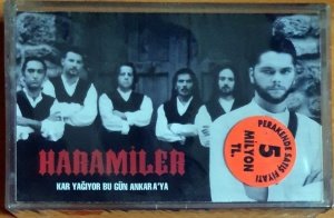 HARAMİLER - KAR YAĞIYOR BU GÜN ANKARA'YA (2002) - KASET SIFIR