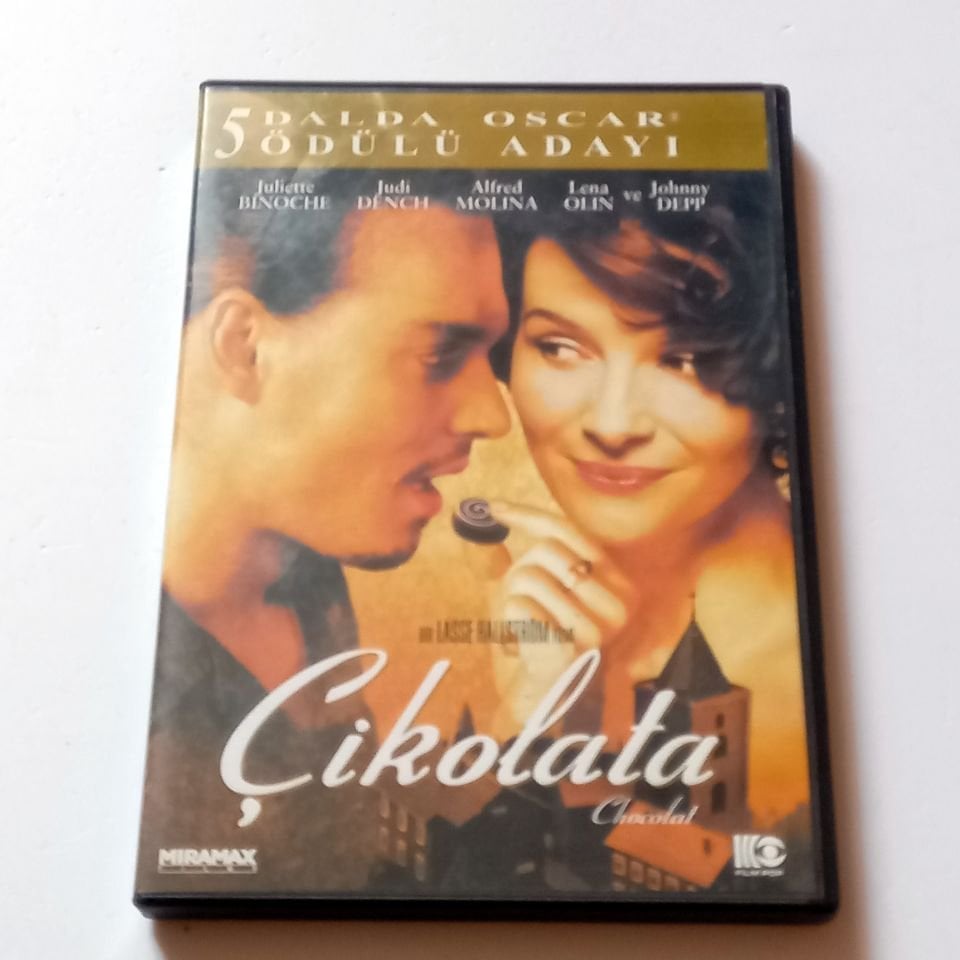 ÇİKOLATA - CHOCOLAT - JULIETTE BINOCHE, JUDI DENCH, JOHNNY DEPP, YÖN.:LASSE HALLSTRÖM - DVD 2.EL