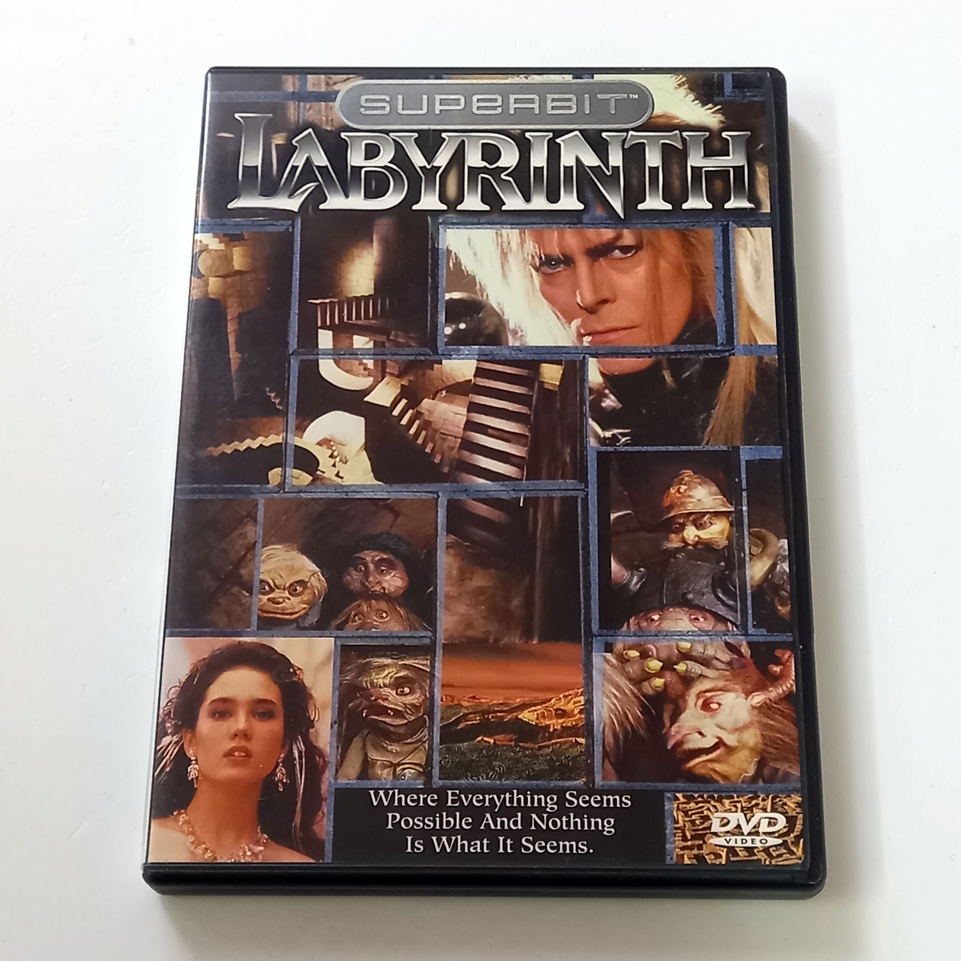 LABYRINTH - DAVID BOWIE, JENNIFER CONNELY - YÖN.: JIM HENSON - DVD SUPERBIT COLLECTION 2.EL 1. BÖLGE TR ALTYAZI YOKTUR