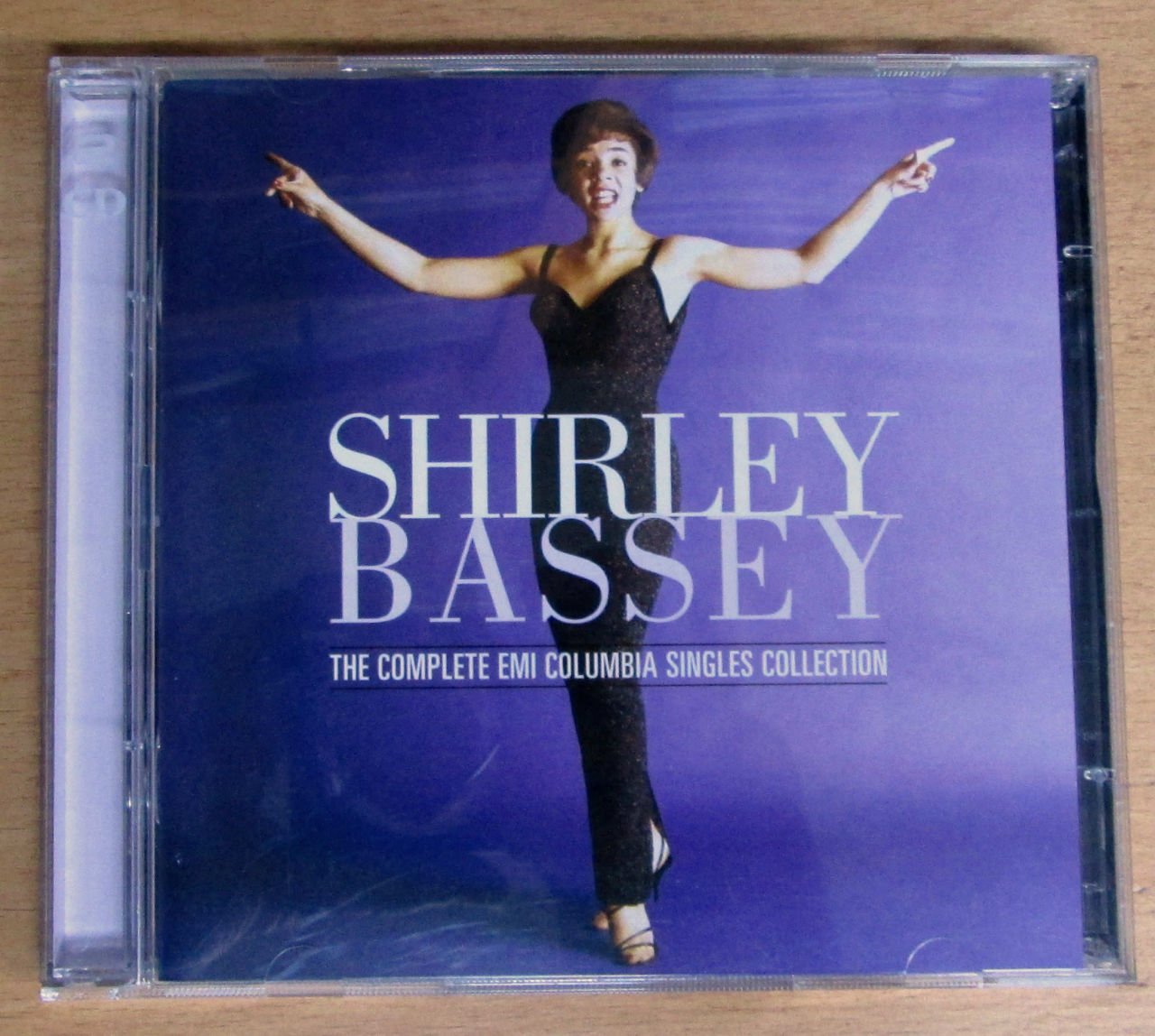SHIRLEY BASSEY - COMPLETE EMI COLUMBIA SINGLES COLLECTION - 2CD 2.EL