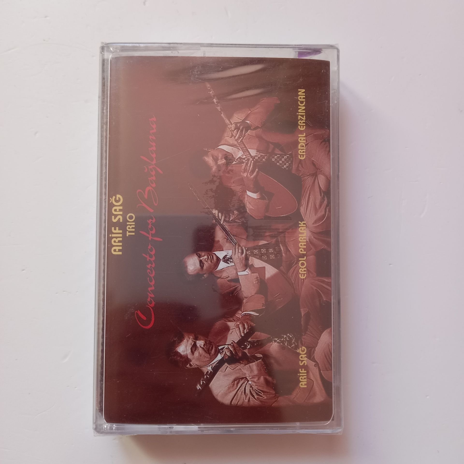ARİF SAĞ TRIO - CONCERTO FOR BAĞLAMA / ARİF SAĞ, EROL PARLAK, ERDAL ERZİNCAN (1998) - KASET SIFIR