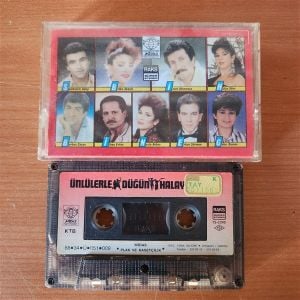 ÜNLÜLERLE DÜĞÜN HALAYI / BELKIS AKKALE, İZZET ALTINMEŞE, HÜLYA SÜER, GÜLER DUMAN (1988) - KASET 2.EL