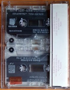 SELİM İLERİ - ÖLÜM İLİŞKİLERİ / SESLENDİREN: TUNA EGEMEN (1997) - 2KASET SESLİ KİTAP 2.EL