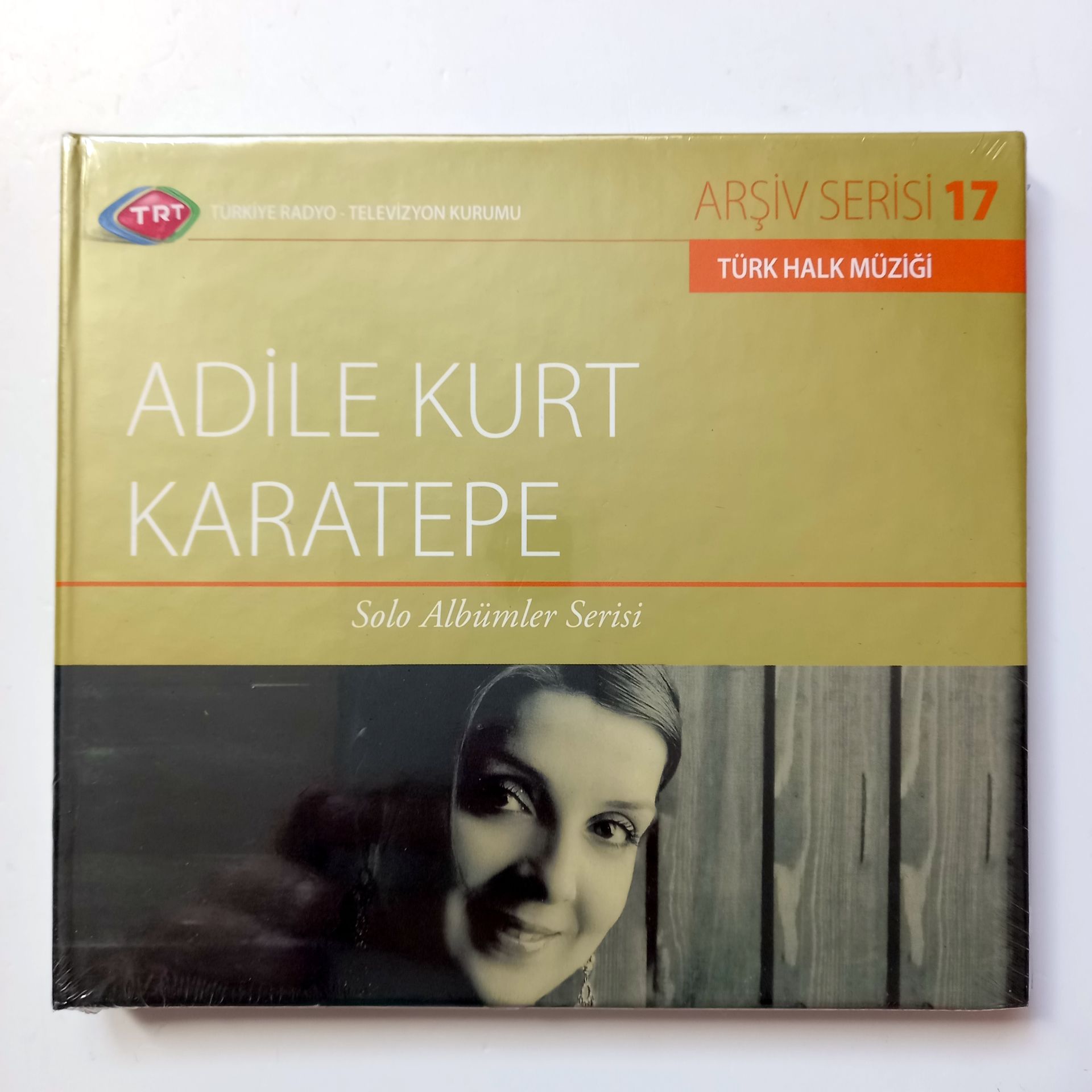 ADİLE KURT KARATEPE / TÜRK HALK MÜZİĞİ / TRT ARŞİV SERİSİ 17 - CD SIFIR