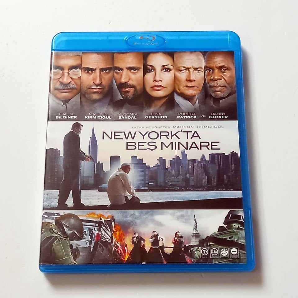 NEW YORK\'TA BEŞ MİNARE - HALUK BİLGİNER, MAHSUN KIRMIZIGÜL, MUSTAFA SANDAL, GINA GERSHON, DANNY GLOVER, YÖN. MAHSUN KIRMIZIGÜL - BLU-RAY 2.EL