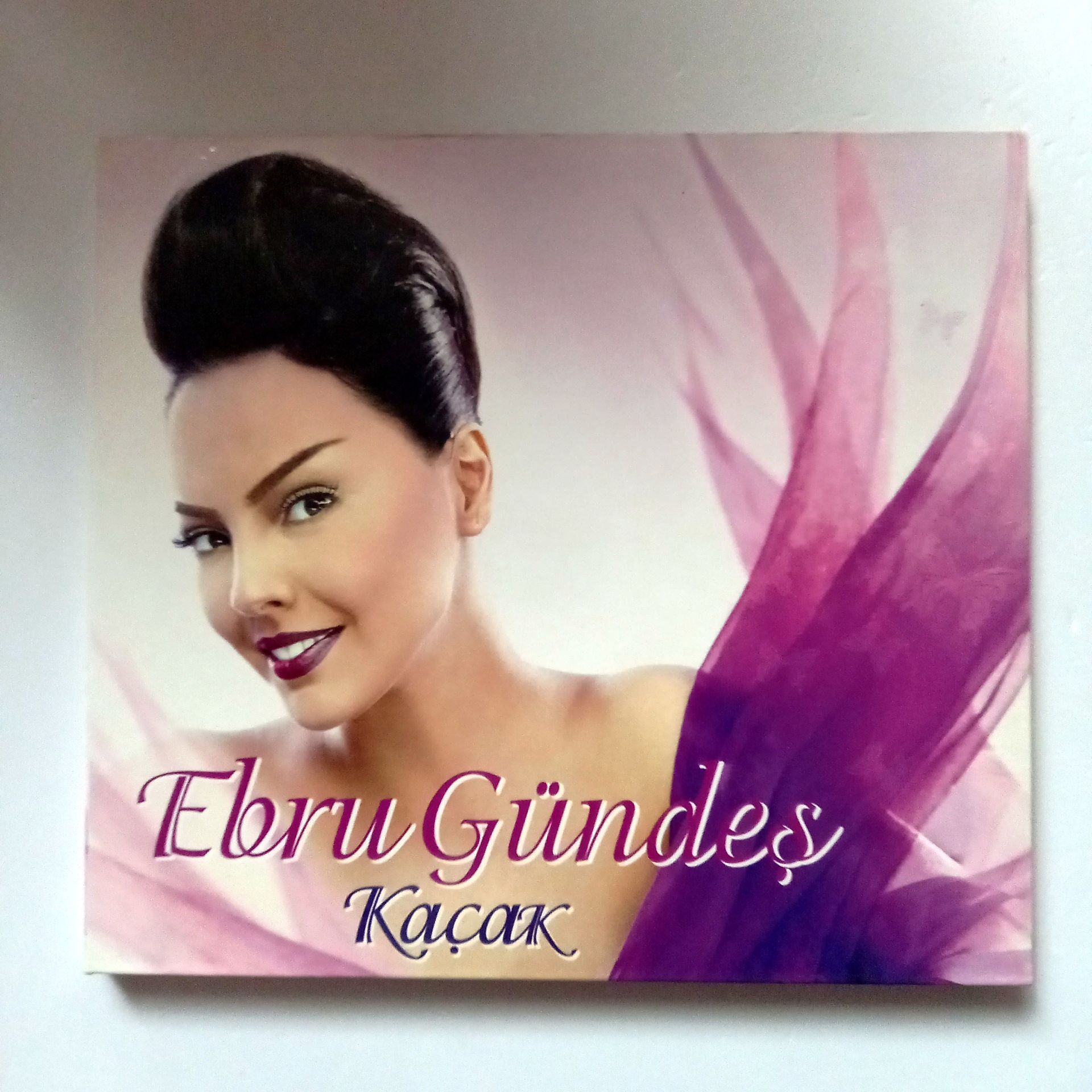 EBRU GÜNDEŞ – KAÇAK (2006) - CD 2.EL