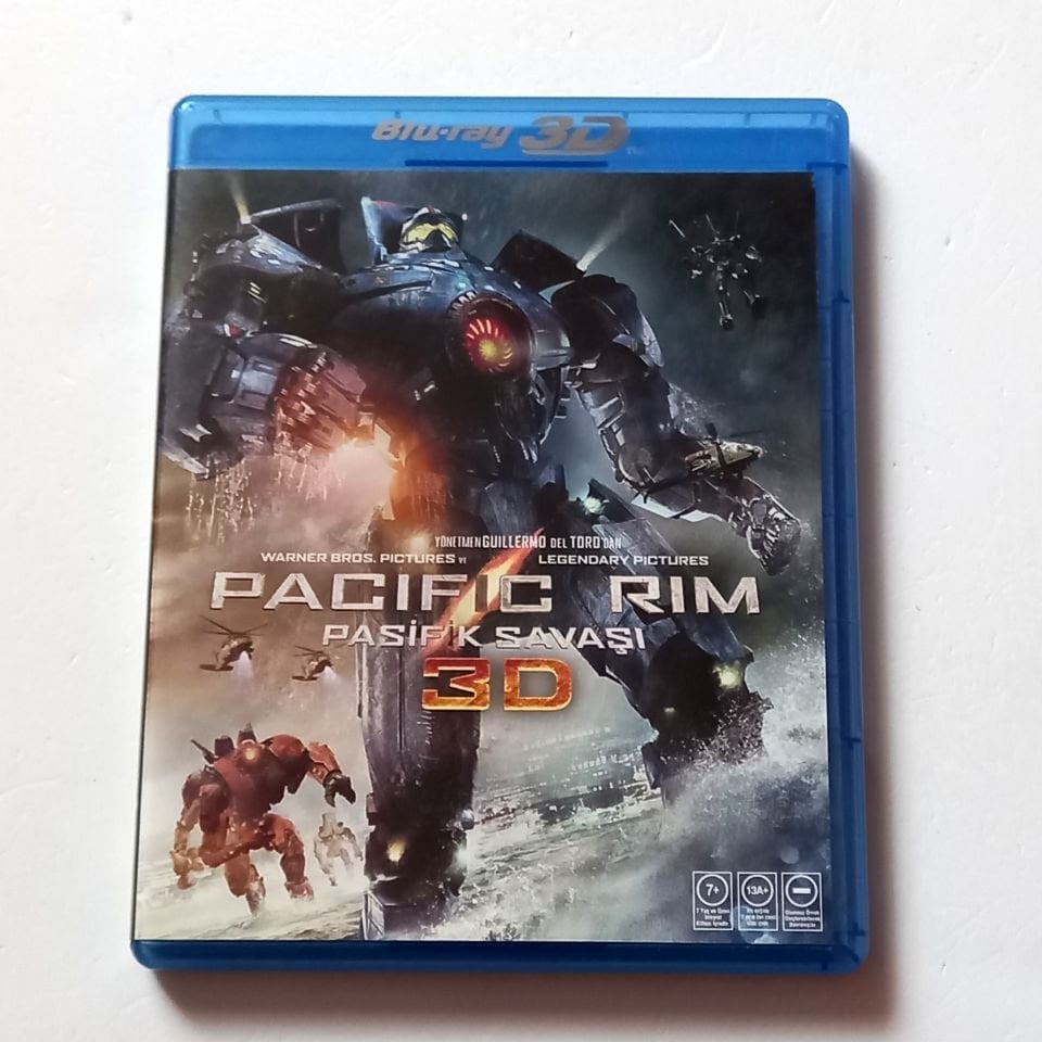 PACIFIC RIM 3D / PASİFİK SAVAŞI - CHARLIE HUNNAM, IDRIS ELBA - YÖN.: GUILLERMO DEL TORO - 2 BLU-RAY + BLU-RAY 3D ÜÇ DİSK 2.EL