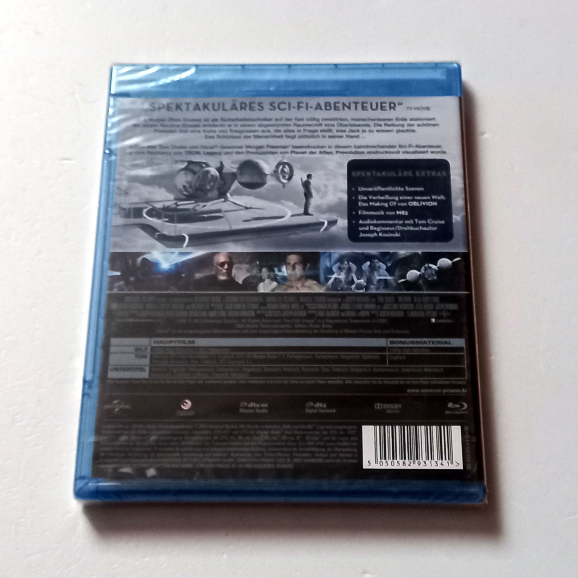 OBLIVION - TOM CRUISE, MORGAN FREEMAN, ANDREA RISEBOROUGH - YÖN.: JOSEPH KOSINSKI - BLU-RAY SIFIR
