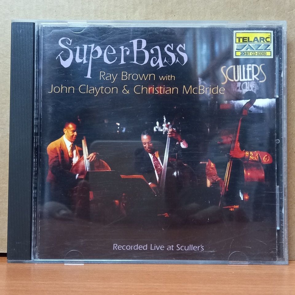 RAY BROWN WITH JOHN CLAYTON & CHRISTIAN MCBRIDE – SUPERBASS / RECORDED LIVE AT SCULLER\'S (1997) - CD 2.EL