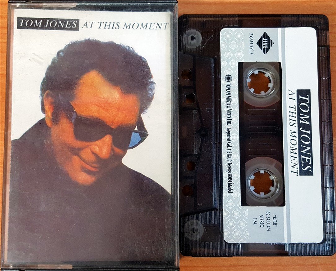 TOM JONES - AT THIS MOMENT (1989) TOPKAPI CASSETTE MADE IN TURKEY ''USED'' PAPER LABEL