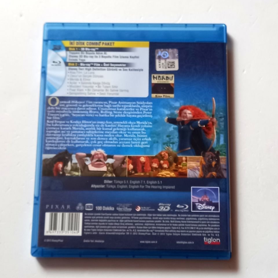 CESUR / BRAVE - PIXAR ANİMASYON - YÖN.: MARK ANDREWS, BRENDA CHAPMAN, STEVE PURCELL - İKİ DİSK BLU-RAY + BLU-RAY 3D KOLEKSİYON VERSİYONU 2.EL