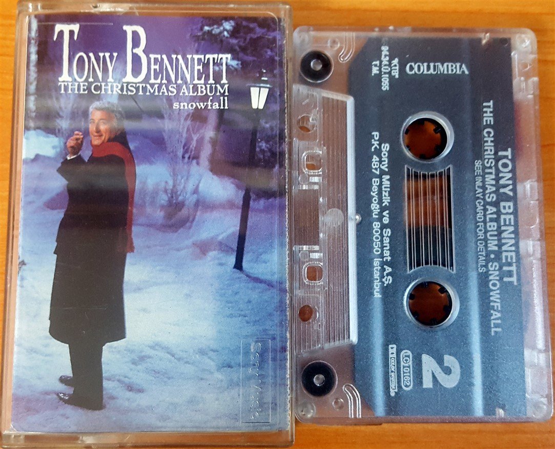 TONY BENNETT - SNOWFALL THE CHRISTMAS ALBUM (1994) SONY CASSETTE MADE IN TURKEY ''USED''