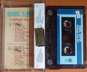 EMEL SAYIN - ÜZÜLDÜĞÜN ŞEYE BAK (1990) - KASET 2.EL
