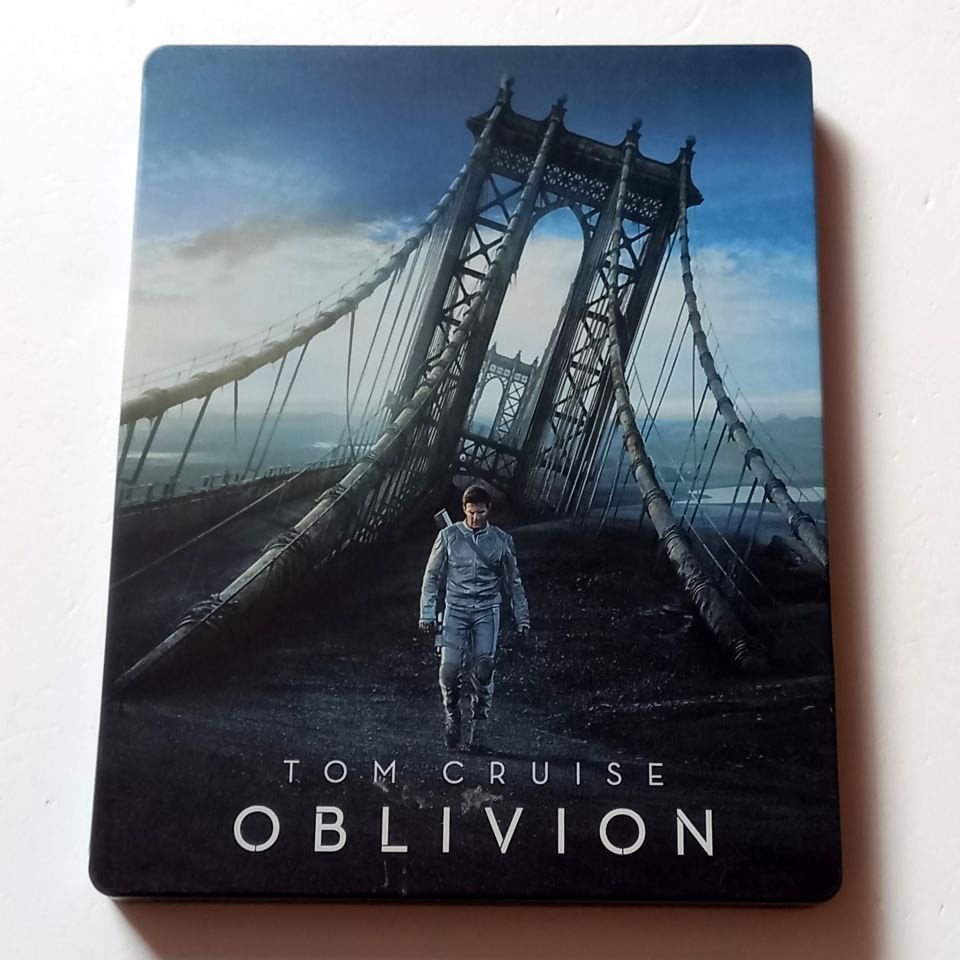 OBLIVION - TOM CRUISE, MORGAN FREEMAN, ANDREA RISEBOROUGH  - YÖN.: JOSEPH KOSINSKI - BLU-RAY STEELBOOK METAL KUTU 2.EL