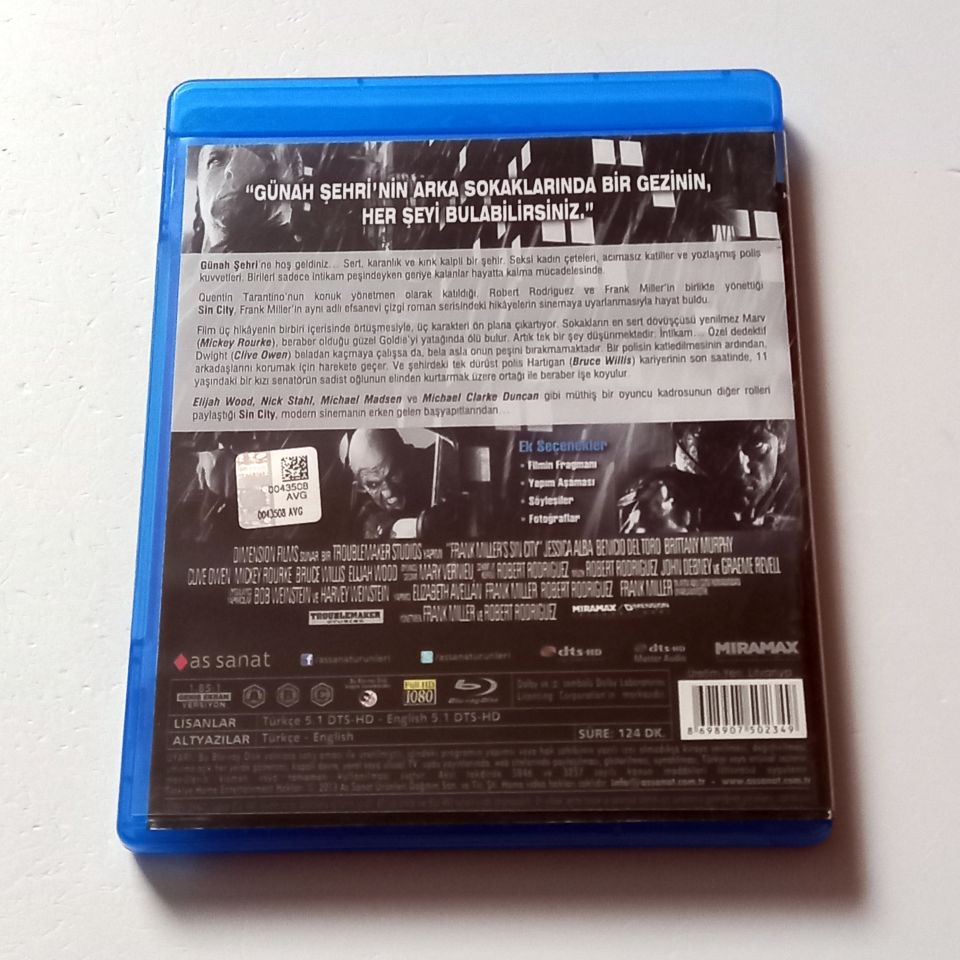 SIN CITY / GÜNAH ŞEHRİ - BRUCE WILLIS, JESSICA ALBA - YÖN.: FRANK MILLER & ROBERT RODRIGUEZ - BLU-RAY 2.EL