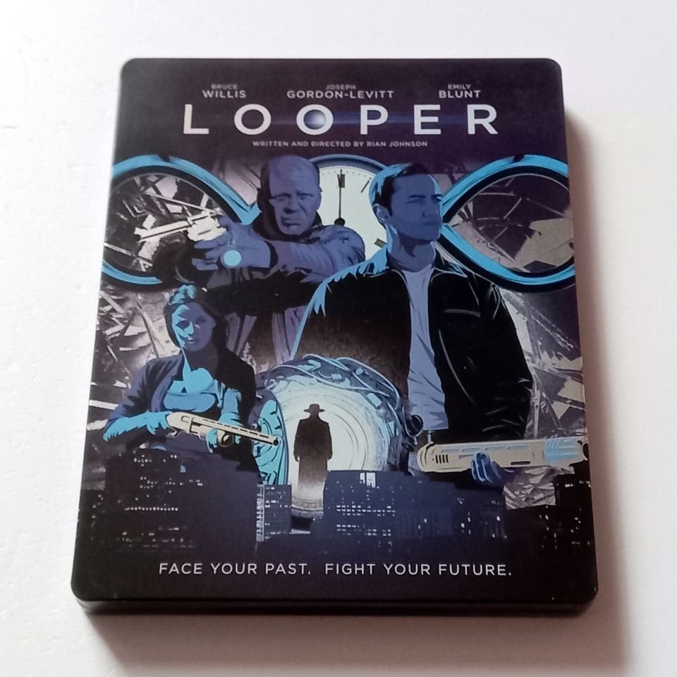 LOOPER - BRUCE WILLIS, JOSEPH GORDON-LEVITT, EMILY BLUNT - YÖN.: RIAN JOHNSON - BLU-RAY EXCLUSIVE STEELBOOK EDITION REGION B TÜRKÇE ALTYAZI YOKTUR 2.EL