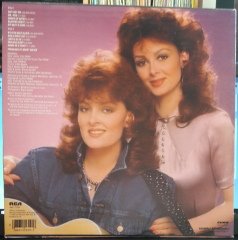 THE JUDDS WYNONNA AND NAOMI - WHY NOT ME (1984) - 2.EL PLAK