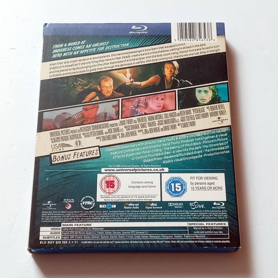 THE CHRONICLES OF RIDDICK: PITCH BLACK - VIN DIESEL, RADHA MITCHELL, COLE HAUSER - YÖN.: DAVID TWOHY - BLU-RAY SLIPCOVER REGION FREE TÜRKÇE ALTYAZI YOKTUR 2.EL