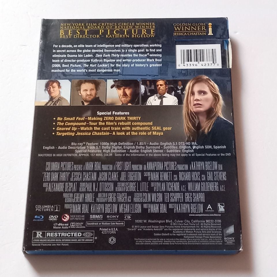 ZERO DARK THIRTY - JESSICA CHASTAIN, JASON CLARKE, JOEL EDGERTON - YÖN.: KATHRYN BIGELOW - BLU-RAY+DVD TWO-DISC SET EMBOSSED SLIPCOVER REGION A TÜRKÇE ALTYAZI YOKTUR 2.EL