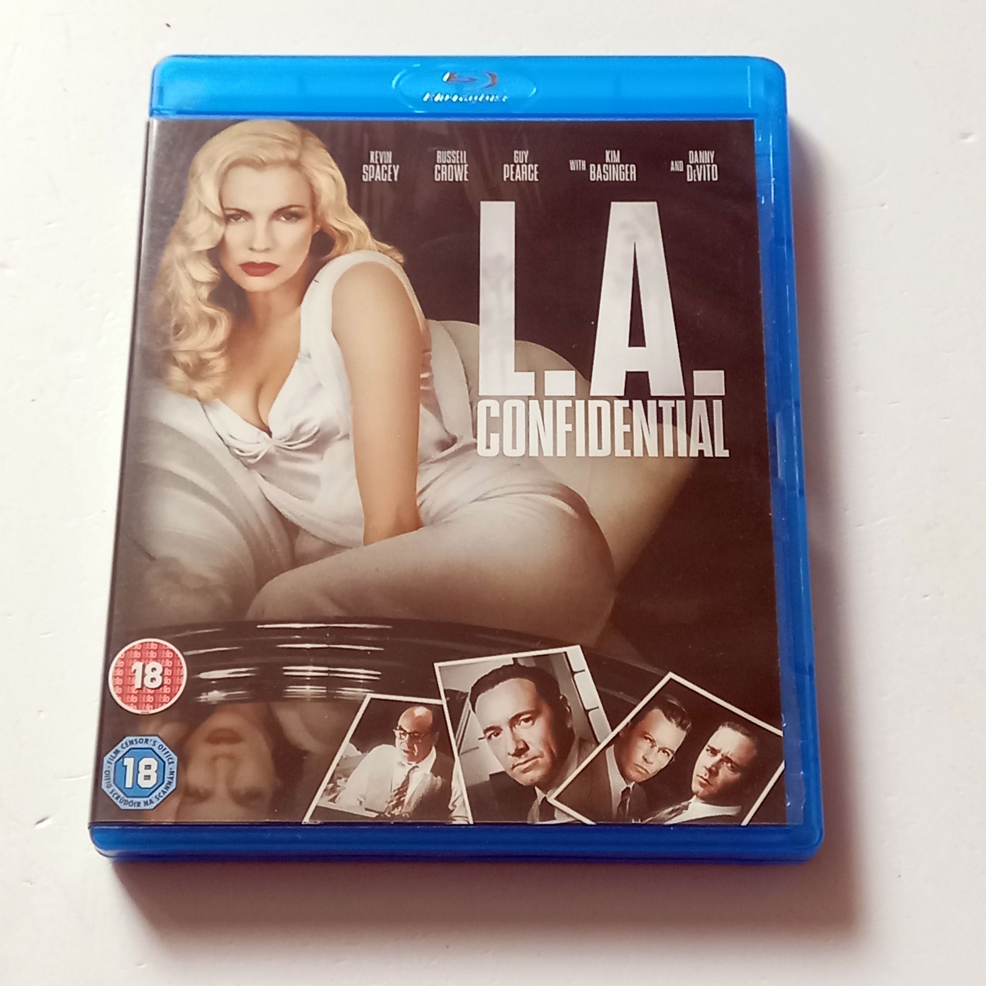 L.A. CONFIDENTIAL - KEVIN SPACEY, RUSSELL CROWE, KIM BASINGER - YÖN.: CURTIS HANSON - BLU-RAY REGION FREE TÜRKÇE ALTYAZI YOKTUR 2.EL