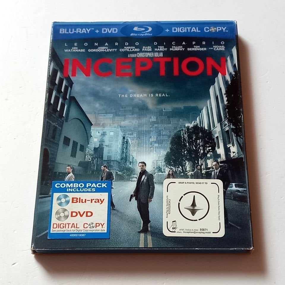 INCEPTION - LEONARDO DI CAPRIO, KEN WATANABE, JOSEPH GORDON-LEVITT - YÖN.: CHRISTOPHER NOLAN - 2 X BLU-RAY + DVD THREE-DISC SET HOLOGRAM SLIPCOVER REGION FREE TÜRKÇE ALTYAZI YOKTUR 2.EL