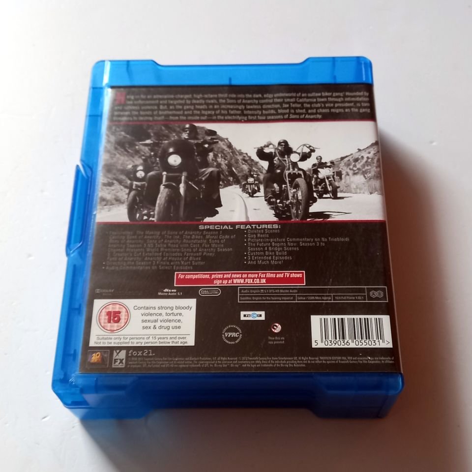 SONS OF ANARCHY: COMPLETE SEASONS 1-4 - 12 X BLU-RAY TWELVE-DISC SET REGION A,B TÜRKÇE ALTYAZI YOKTUR 2.EL