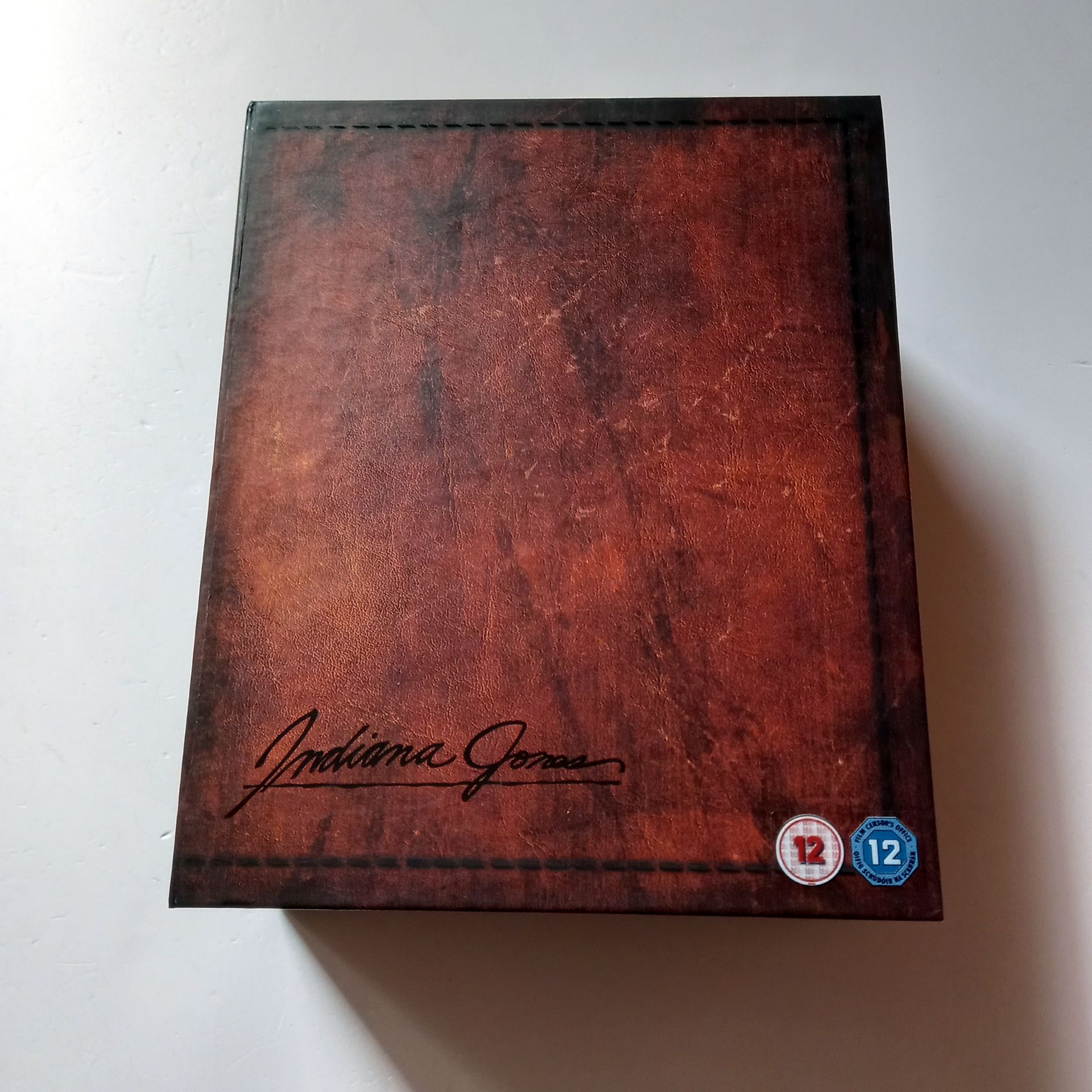 INDIANA JONES: THE COMPLETE ADVENTURES - 4 MOVIES - 5 X BLU-RAY FIVE-DISC LIMITED EDITION COLLECTOR'S SET REGION FREE TR ALTYAZI YOKTUR 2.EL
