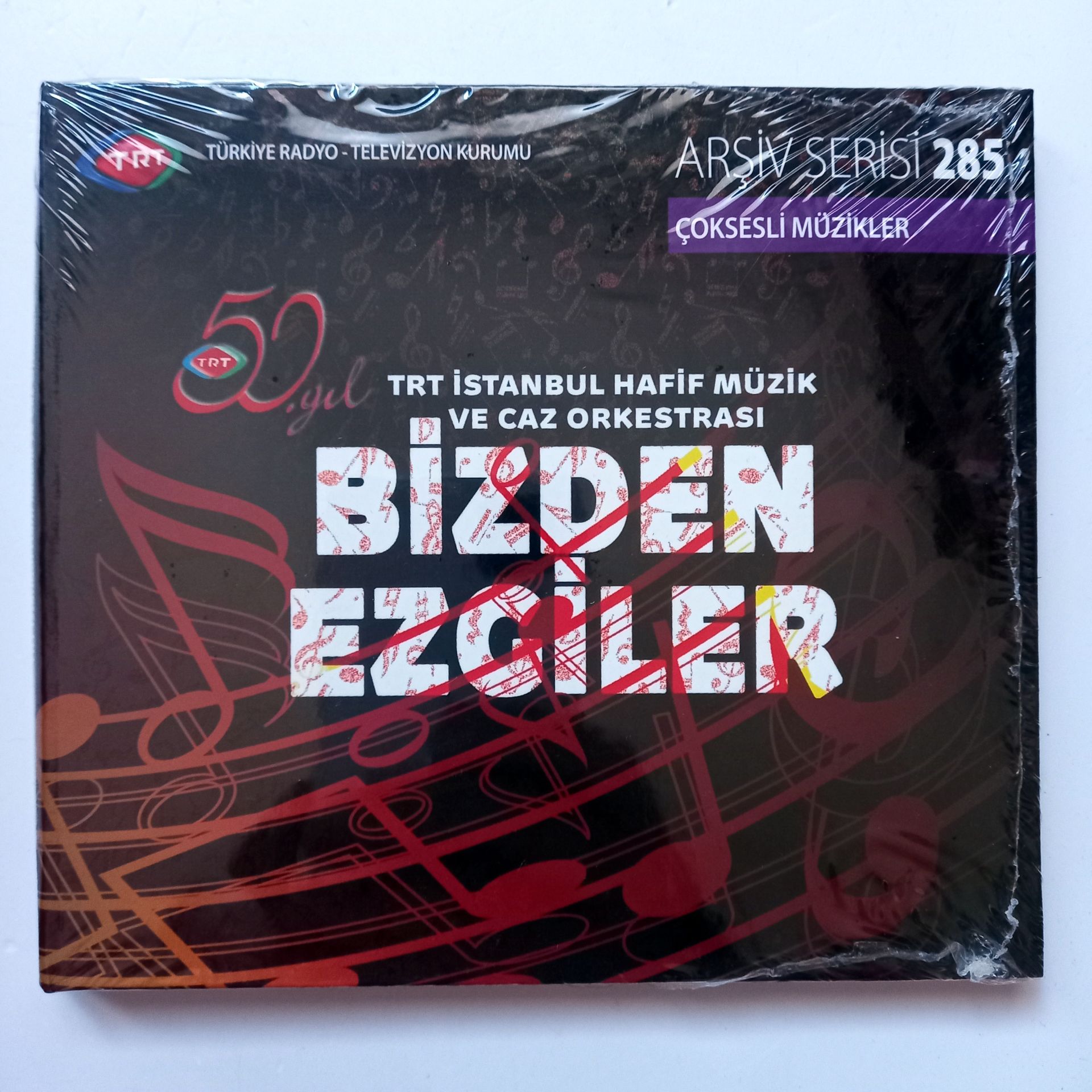TRT İSTANBUL HAFİF MÜZİK VE CAZ ORKESTRASI - BİZDEN EZGİLER / ÇOKSESLİ MÜZİKLER / TRT ARŞİV SERİSİ 285 - CD SIFIR