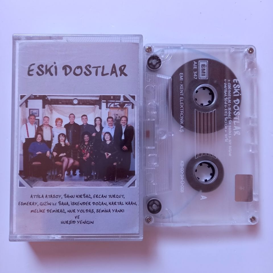 ESKİ DOSTLAR / ATTİLA ATASOY, BANU KIRBAĞ, ESMERAY, İSKENDER DOĞAN, SEMİHA YANKI, HURŞİD YENİGÜN (2000) - KASET 2.EL