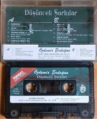 ÖZDEMİR ERDOĞAN - DÜŞÜNCELİ ŞARKILAR (1990) ÖZDEMİR ERDOĞAN MÜZİK KASET 2.EL