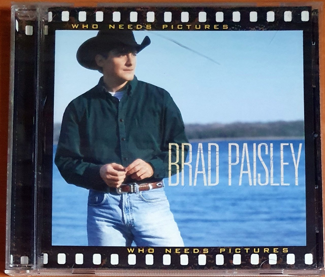 BRAD PAISLEY - WHO NEEDS PICTURES (1999) - CD 2.EL
