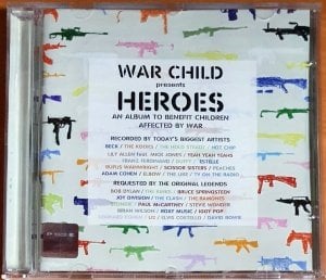 WAR CHILD PRESENTS: HEROES / AN ALBUM TO BENEFIT CHILDREN AFFECTED BY WAR / BECK, THE KOOKS, HOT CHIP, DUFFY, ESTELLE, ELBOW, TV ON THE RADIO (2009) - CD ASTRALWERKS 2.EL