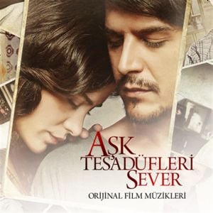 AŞK TESADÜFLERİ SEVER - ORİJİNAL FİLM MÜZİKLERİ / SOUNDTRACK - MÜSLÜM GÜRSES, ŞEBNEM FERAH, TEOMAN, DEMİR DEMİRKAN, MEHMET GÜNSÜR (2011) - CD AMBALAJINDA SIFIR