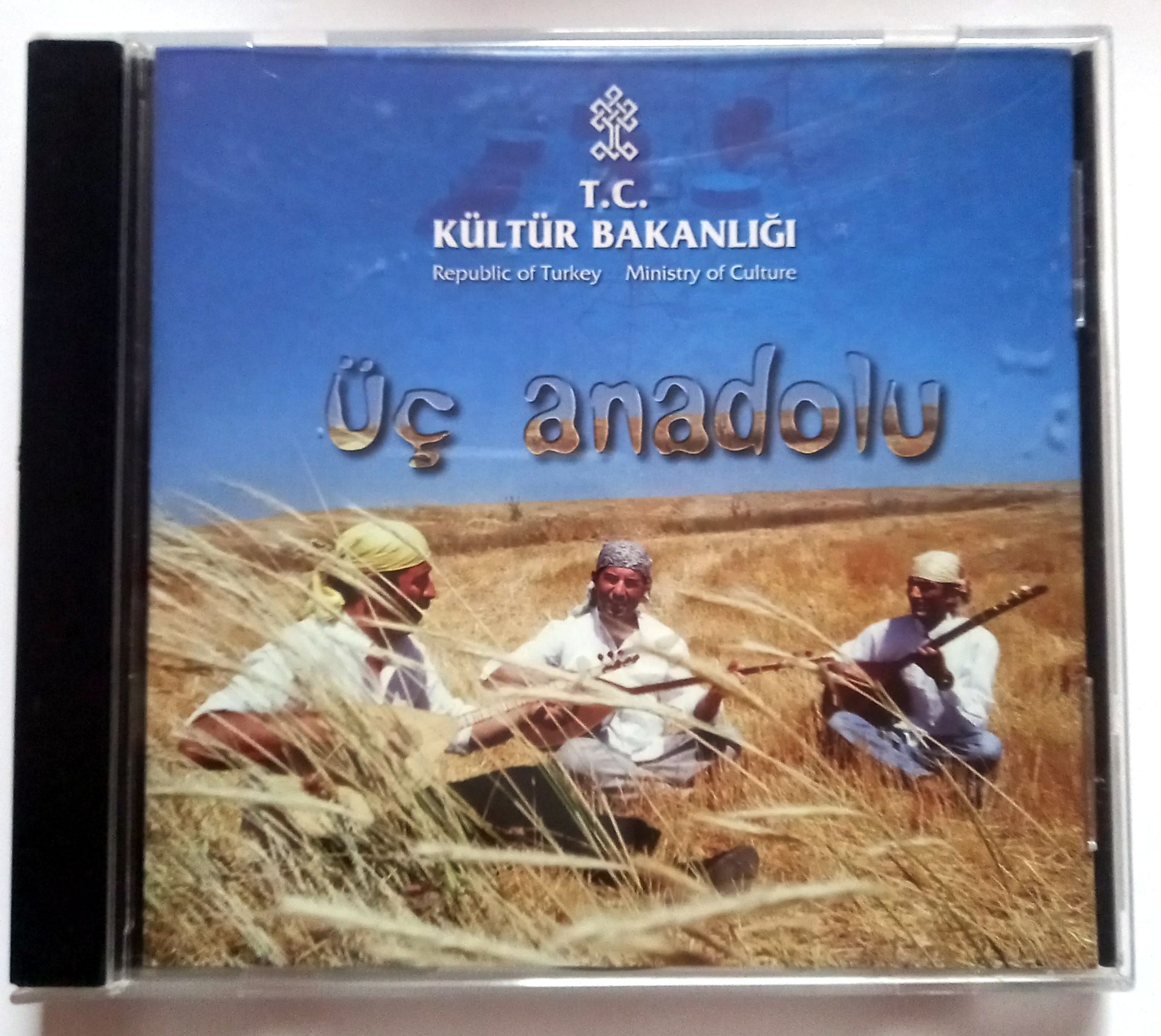T.C. KÜLTÜR BAKANLIĞI / ÜÇ ANADOLU - (2001) - CD 2.EL