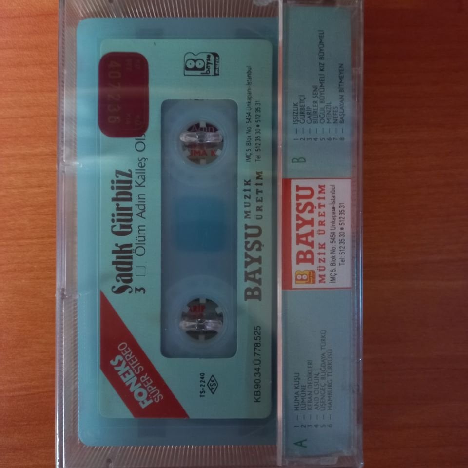 SADIK GÜRBÜZ - 3 / ÖLÜM ADIN KALLEŞ OLSUN / SEVDA VE GURBET TÜRKÜLERİ (1990) - KASET SIFIR