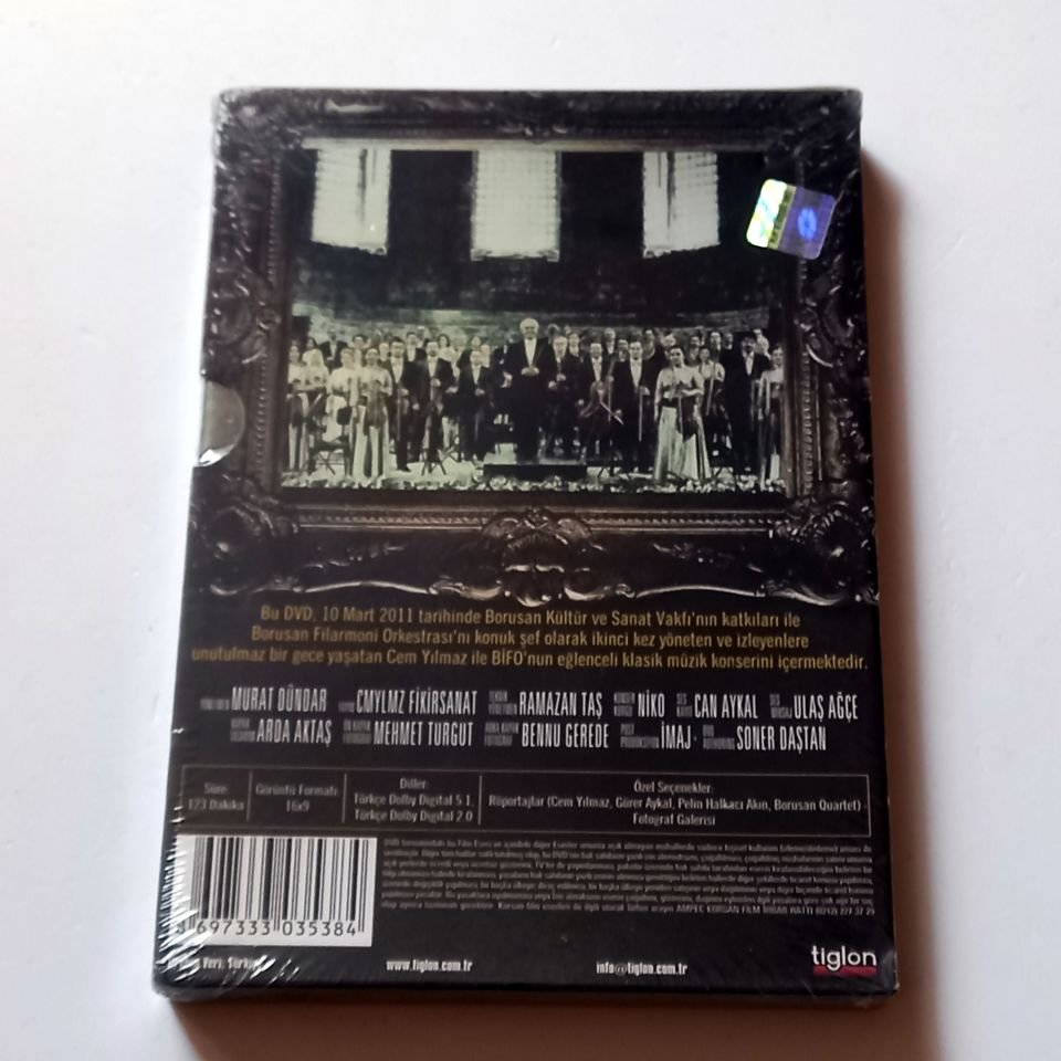 BİFO & CMYLMZ - BORUSAN İSTANBUL FİLARMONİ ORKESTRASI & CEM YILMAZ - DVD AMBALAJINDA SIFIR
