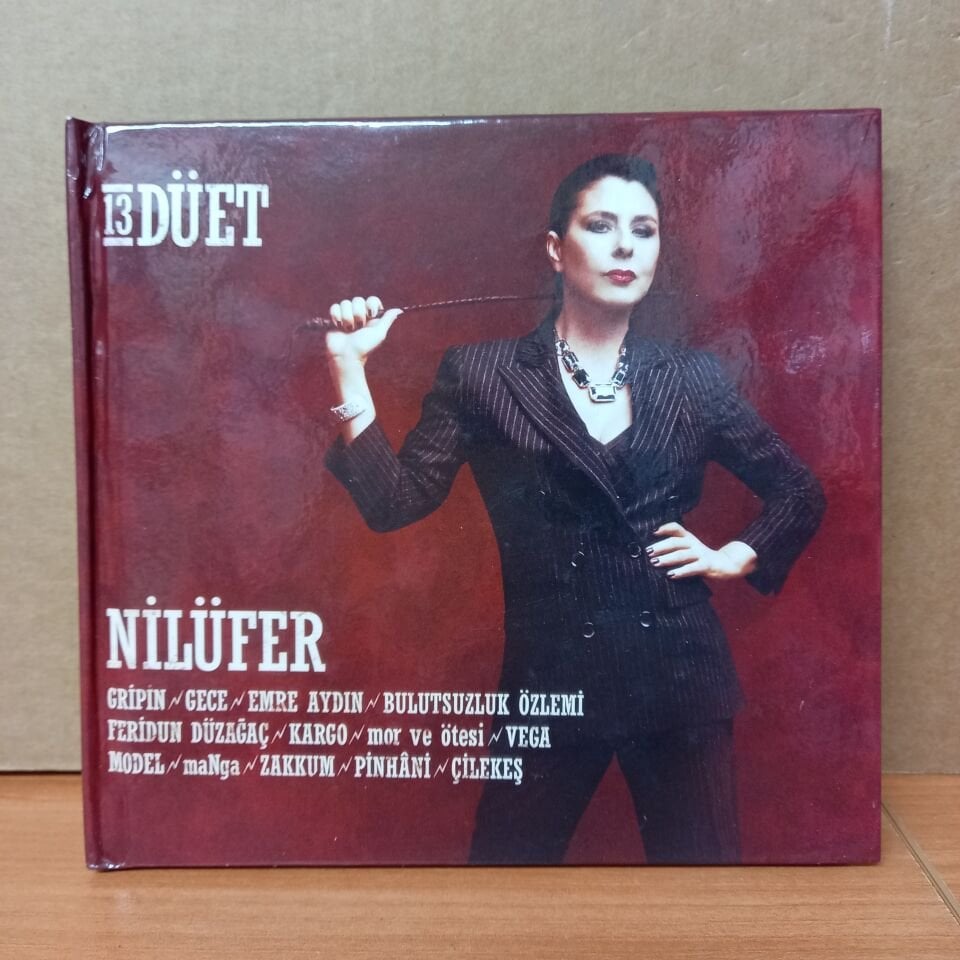 NİLÜFER - 13 DÜET / GRİPİN, EMRE AYDIN, FERİDUN DÜZAĞAÇ, MODEL, MANGA, MOR VE ÖTESİ (2013) - CD 2.EL
