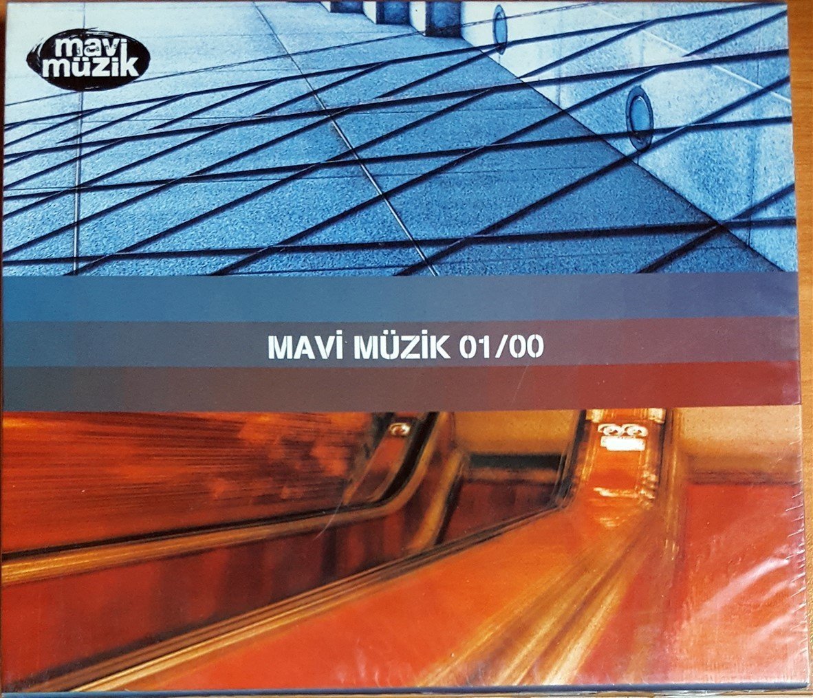 MAVİ MÜZİK 01/00 / ROOTS MANUVA, WAX POETIC, AZIZA-A, LAÇO TAYFA, SALAMAT (1999) CD SIFIR
