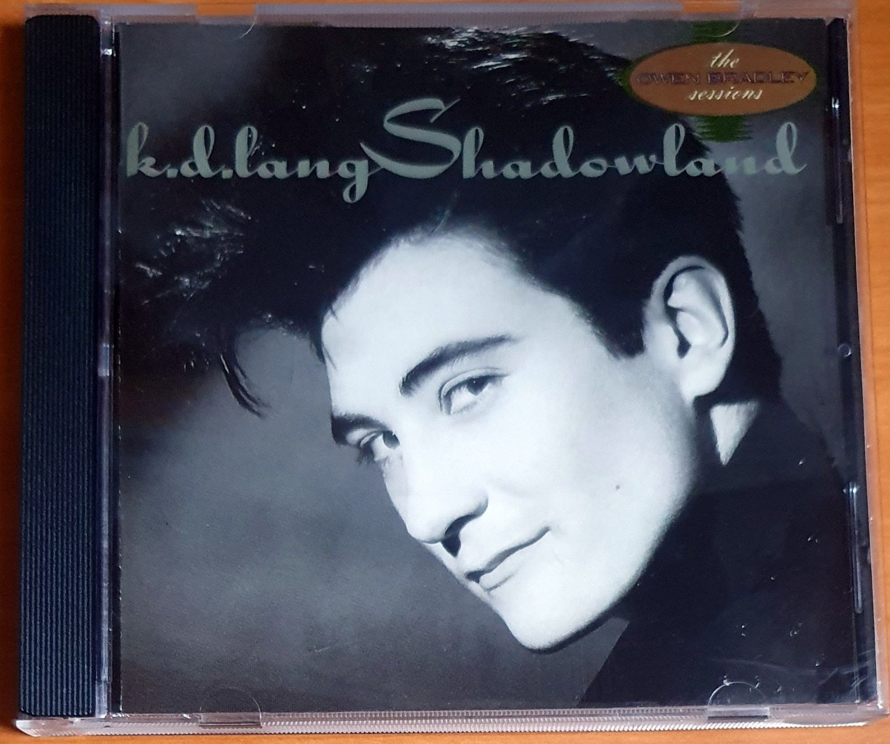 K.D. LANG - SHADOWLAND (1988) - CD 2.EL