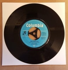 CLIFF RICHARD & THE SHADOWS - TIME DRAGS BY - LA LA LA SONG (1966) - 7'' 45 DEVİR SINGLE PLAK