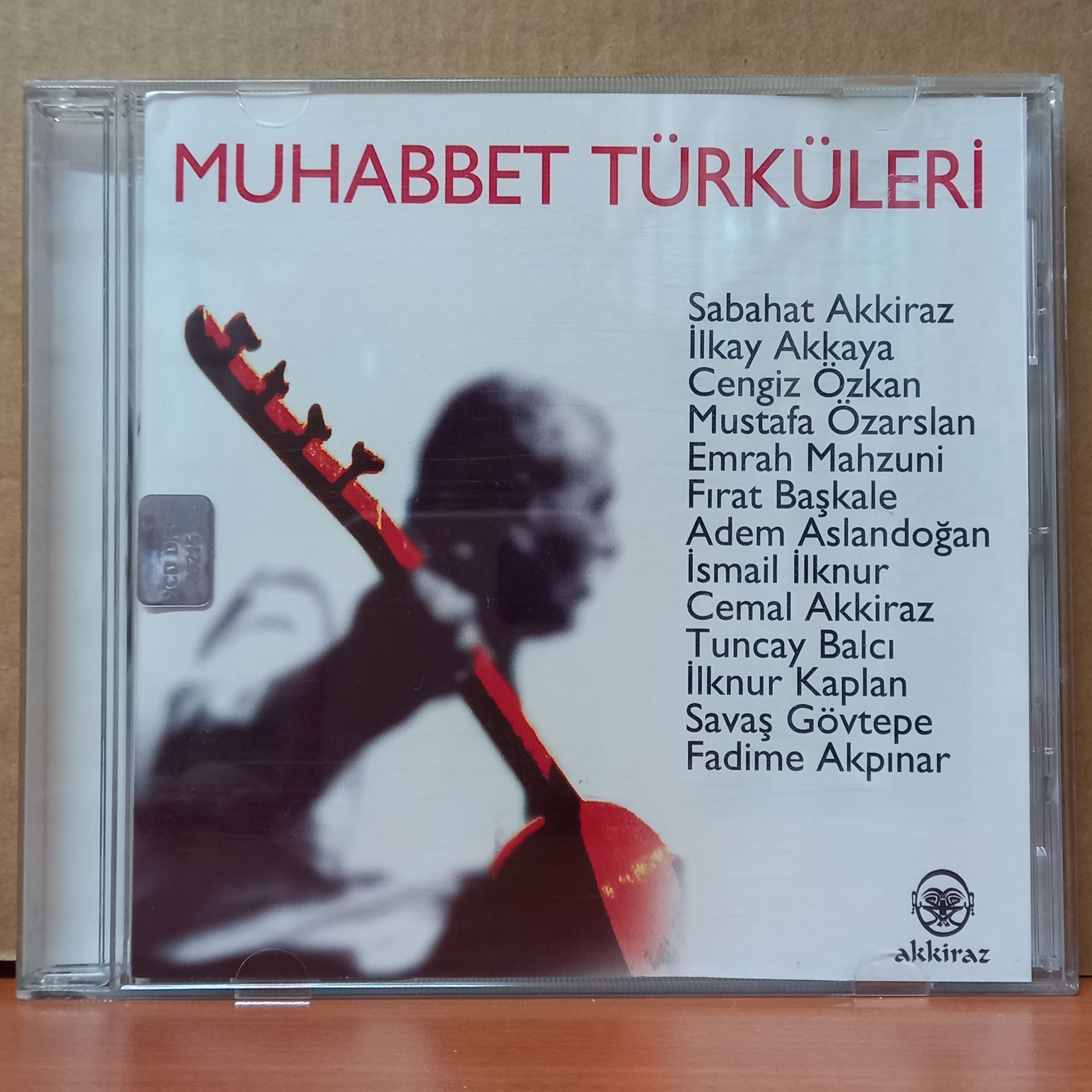 MUHABBET TÜRKÜLERİ / SABAHAT AKKİRAZ, İLKAY AKKAYA, CENGİZ ÖZKAN, MUSTAFA ÖZARSLAN, EMRAH MAHZUNİ (2004) - CD 2.EL